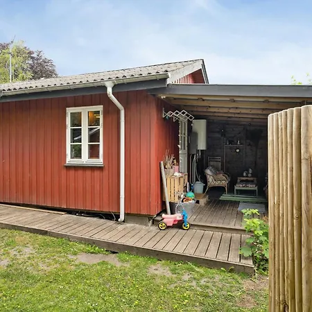 Lifestyle Near Sea And Town