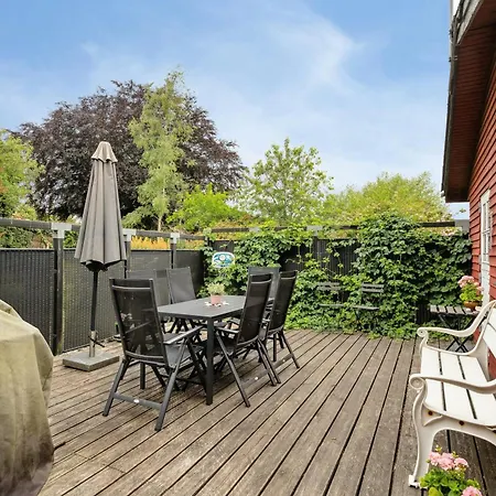 Dom wakacyjny Lifestyle Near Sea And Town *