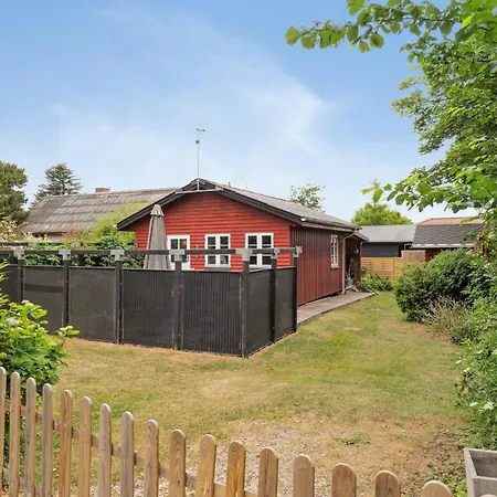 Lifestyle Near Sea And Town